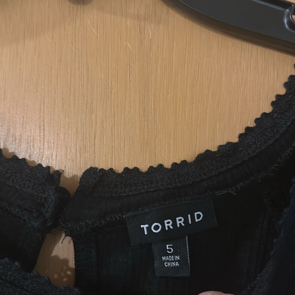 Torrid Women’s Textured Jersey Crew Neck Crochet Raglan Top Black Plus Size 5/5X - Picture 6 of 12